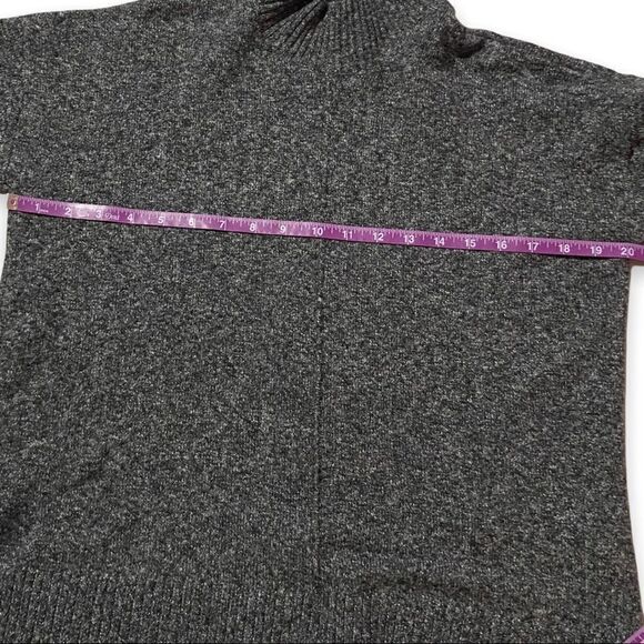 Tahari Mock Neck Long Sleeve Sweater Size Small - Picture 6 of 9